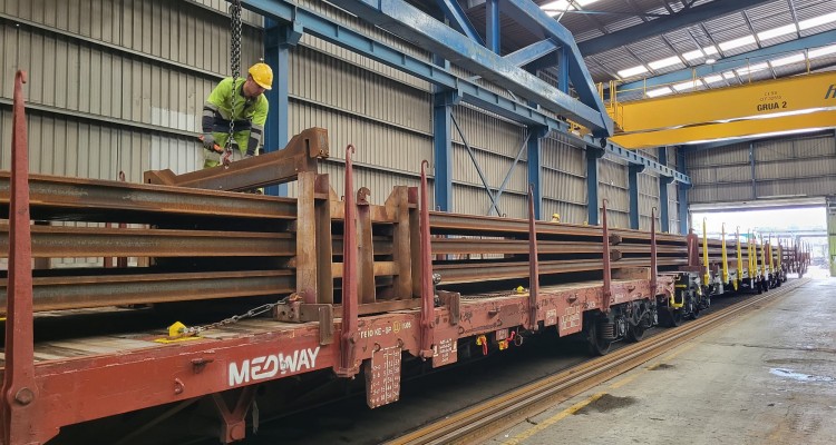 MEDWAY transporta carris com 108 metros