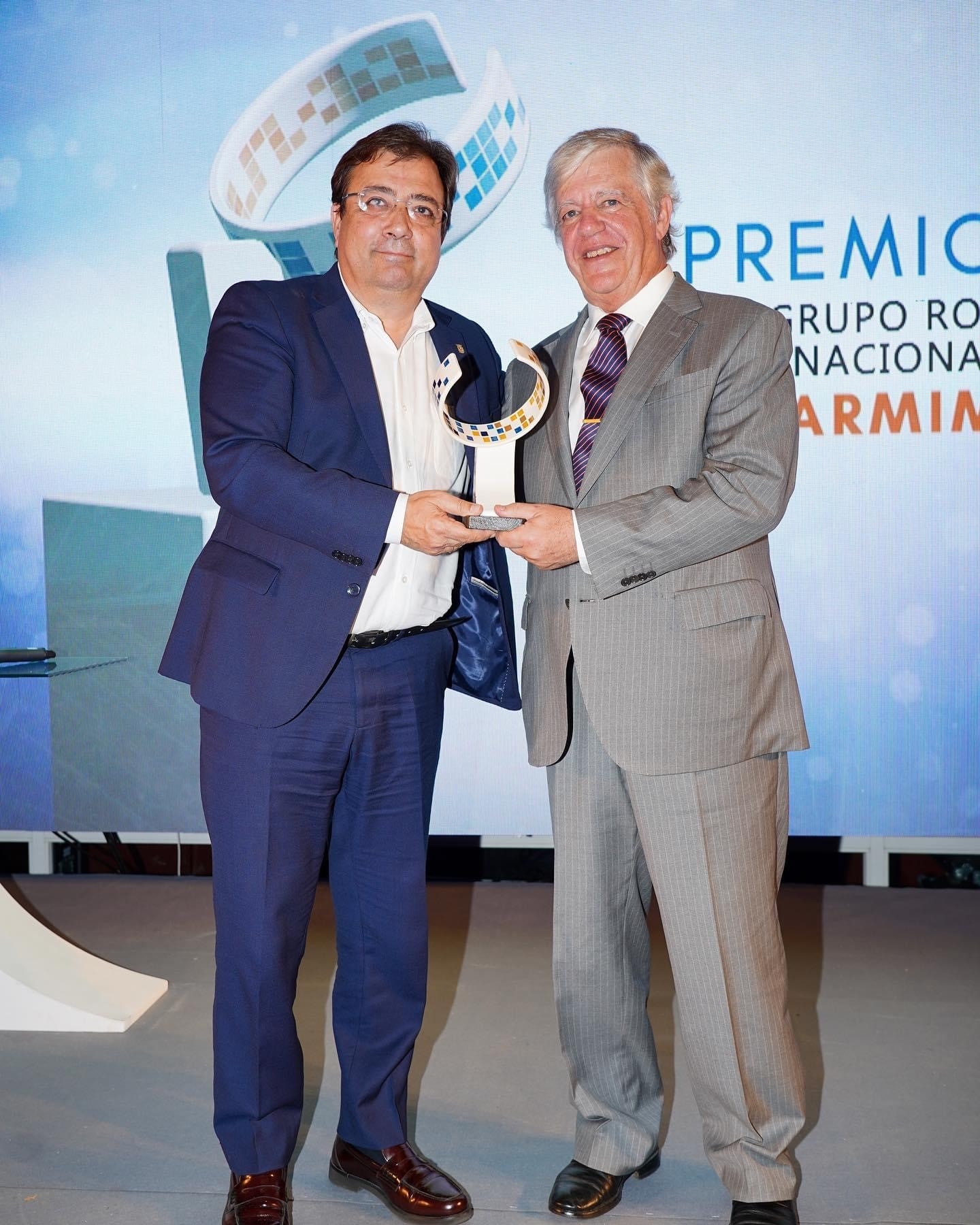 Carlos Vasconcelos recibió el Premio Internacional del Grupo ROS