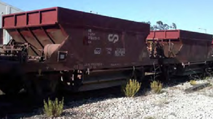 Vagão para transporte de balastro